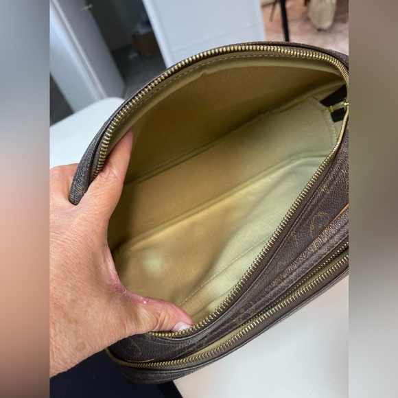 Louis Vuitton Brown and Gold Travel Bag - Picture 9 of 16